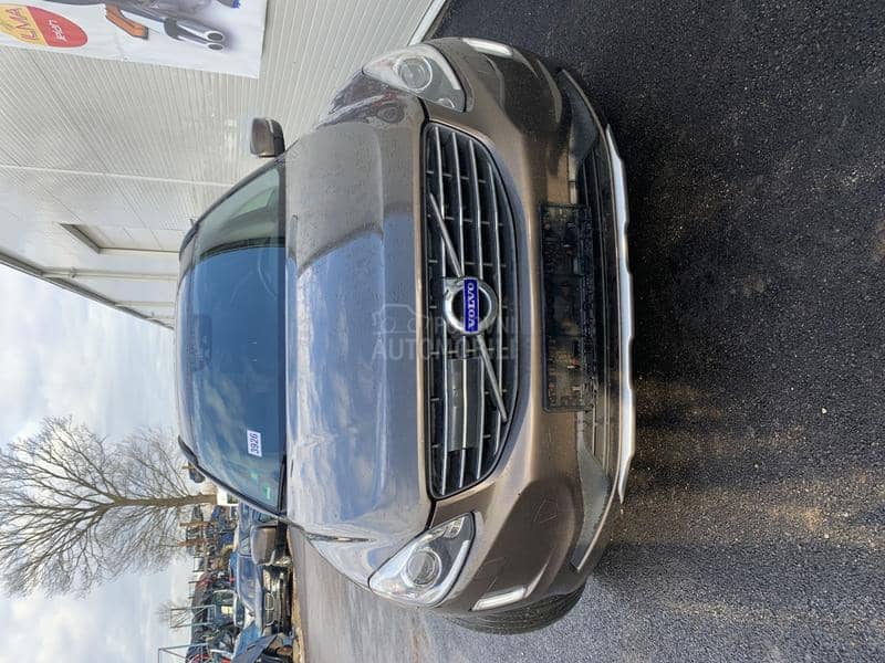 Volvo XC60 2015 -  kompletan auto u delovima