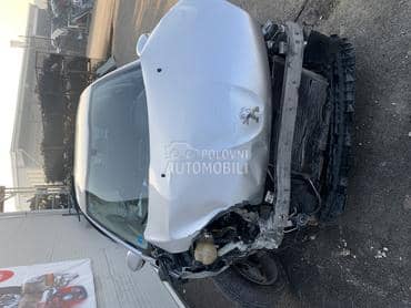 Peugeot 208 2013 -  kompletan auto u delovima
