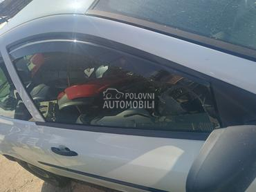 bocni vetrobran clio 3 za Renault Clio