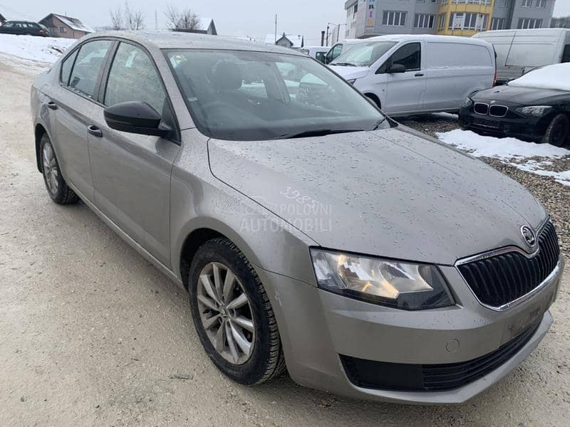 Škoda Octavia 2014 -  kompletan auto u delovima
