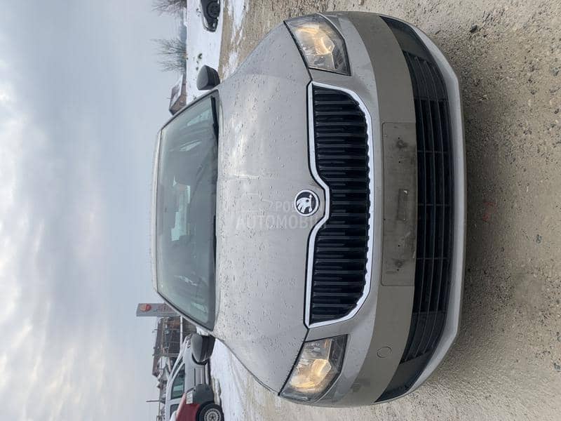 Škoda Octavia 2014 -  kompletan auto u delovima