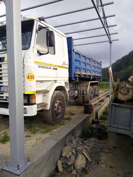 Scania 142