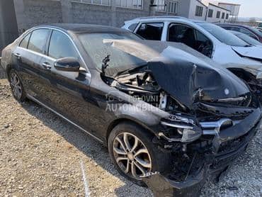 Mercedes Benz C Klasa 2015 -  kompletan auto u delovima