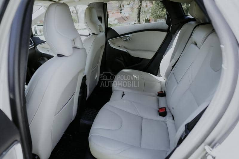 Volvo V40 INSCRIPTION