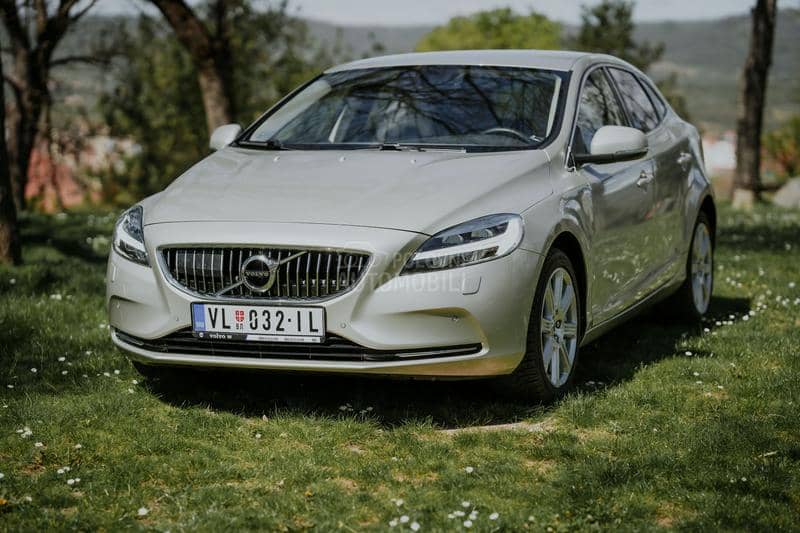 Volvo V40 INSCRIPTION