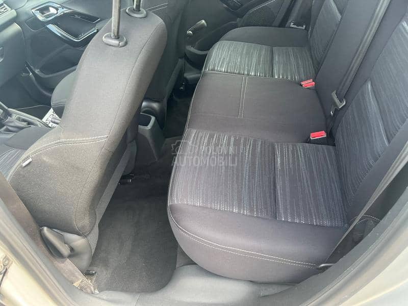 Peugeot 208 1.6 Hdi N a v i