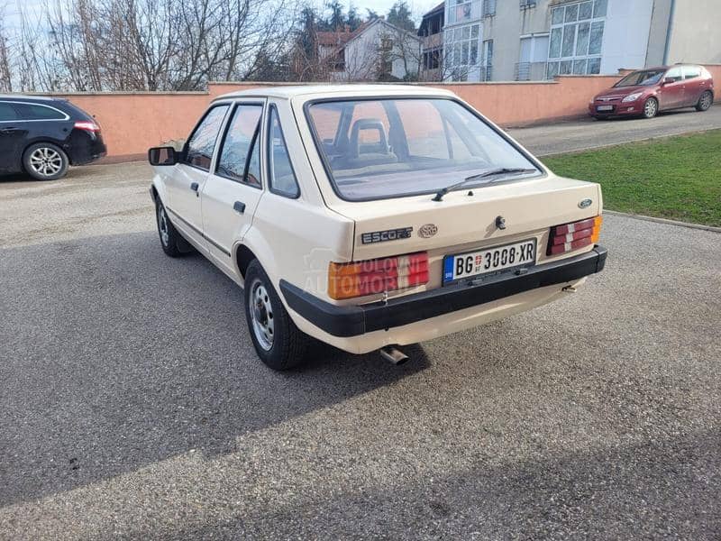 Ford Escort FABRIKA 123 OOO