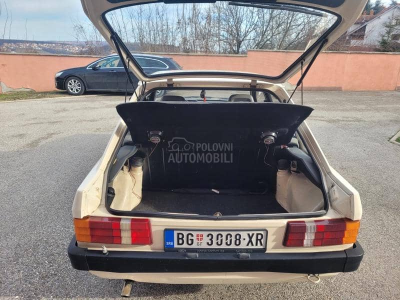 Ford Escort FABRIKA 123 OOO