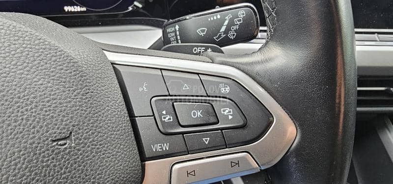 Volkswagen Golf 8 1.0 etsi