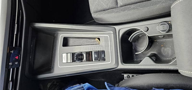 Volkswagen Golf 8 1.0 etsi
