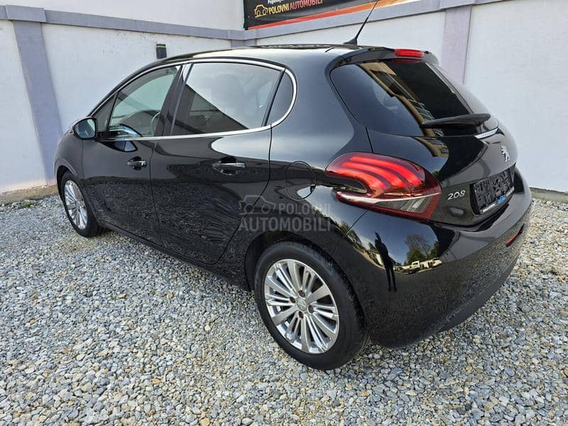 Peugeot 208 1.2 PURETECH ALLURE