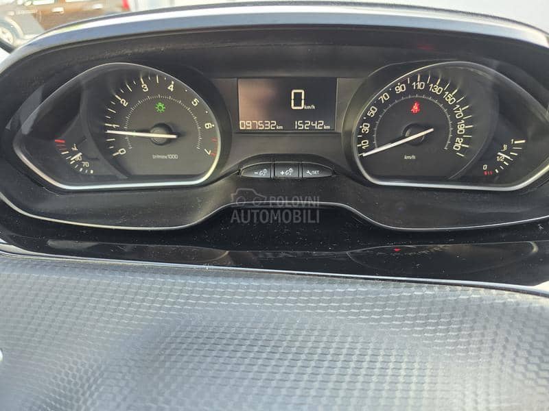 Peugeot 208 1.2 PURETECH ALLURE