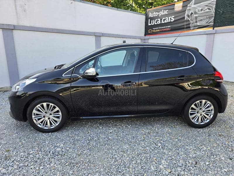Peugeot 208 1.2 PURETECH ALLURE