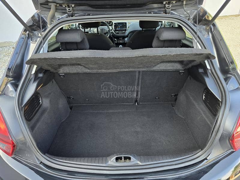 Peugeot 208 1.2 PURETECH ALLURE
