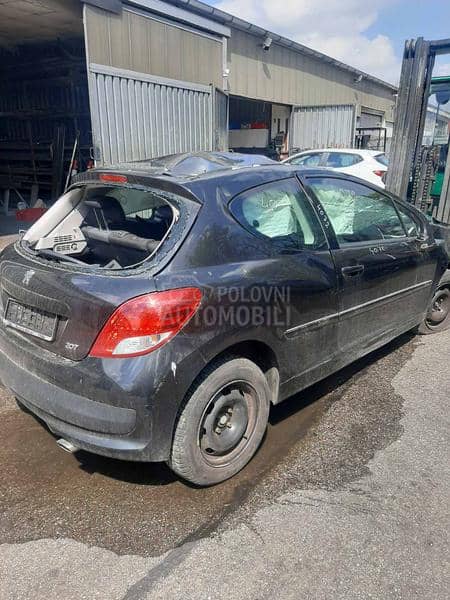 Peugeot 207 2010 -  kompletan auto u delovima