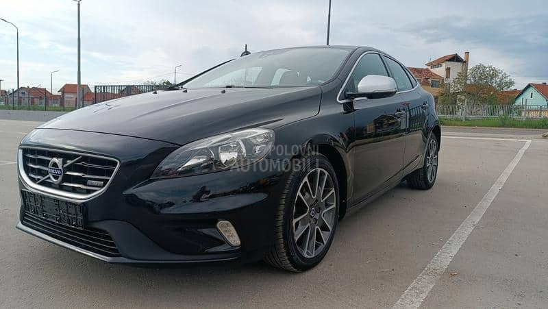 Volvo V40 R Design