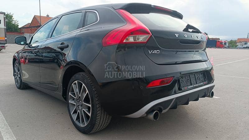 Volvo V40 R Design
