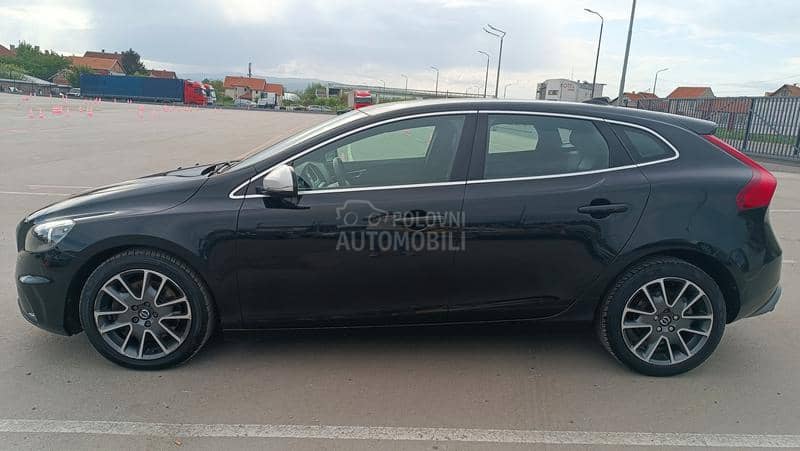 Volvo V40 R Design