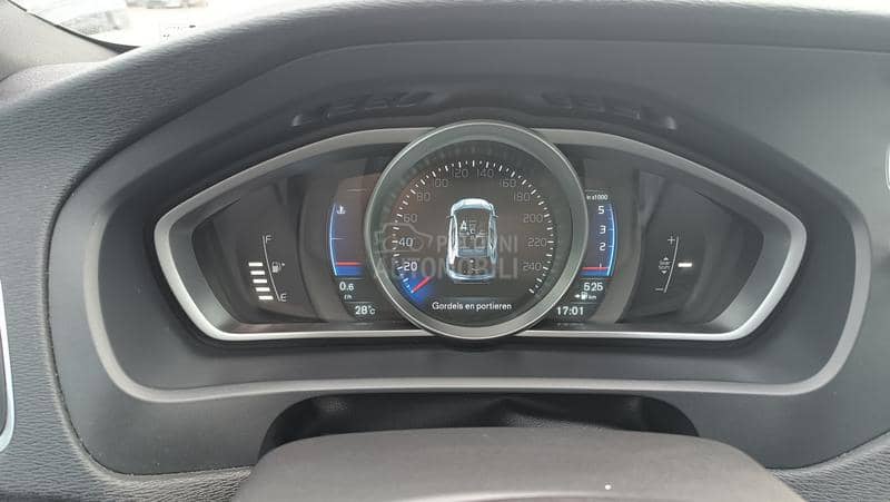 Volvo V40 R Design