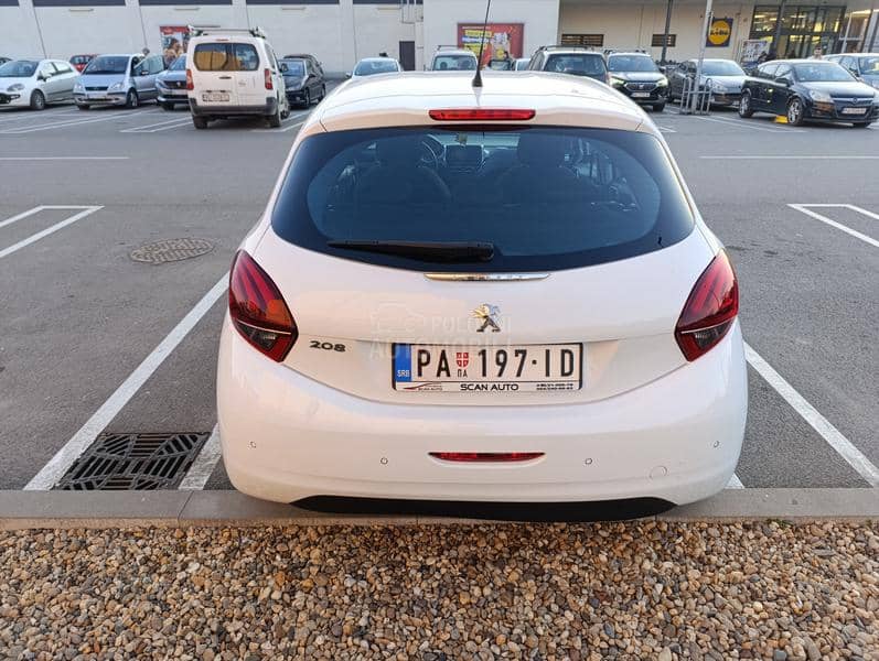 Peugeot 208 