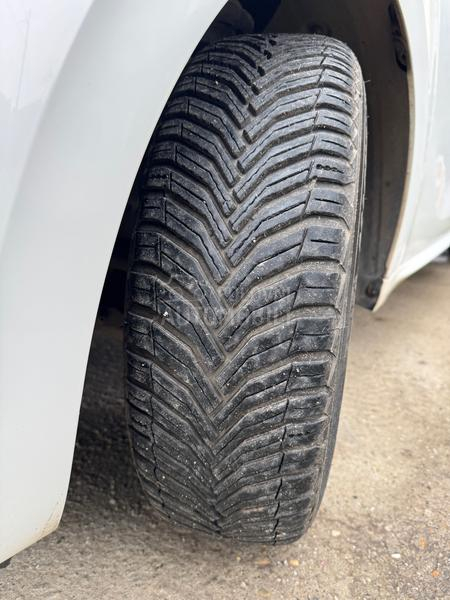 Peugeot 208 BlueHdi premium