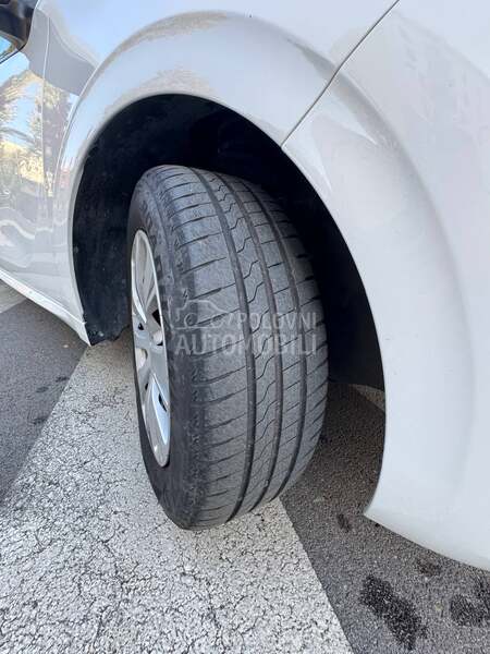 Peugeot 208 BlueHdi premium