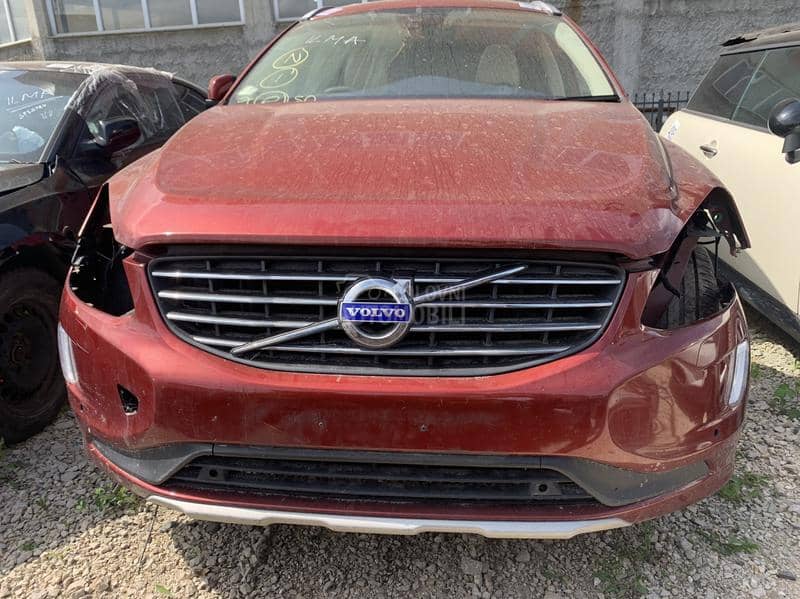 Volvo XC60 2015 -  kompletan auto u delovima