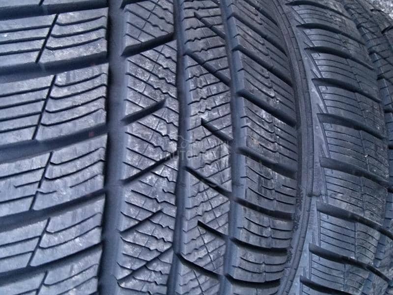 Barum 215/40 R17 Sve sezone
