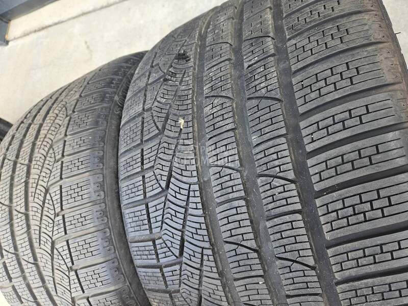 Pirelli 295/30 R19 Zimska