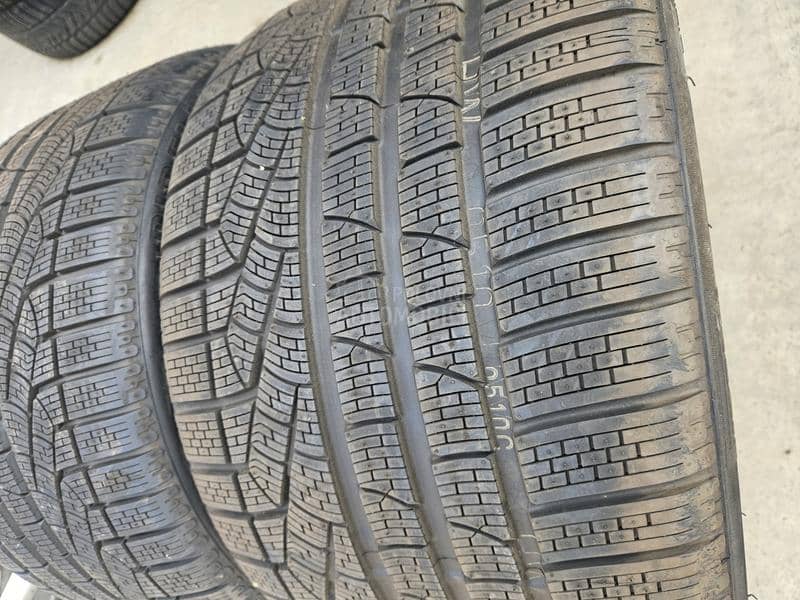 Pirelli 295/30 R19 Zimska