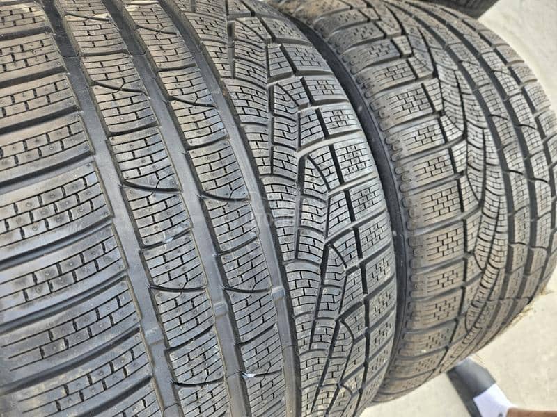 Pirelli 295/30 R19 Zimska