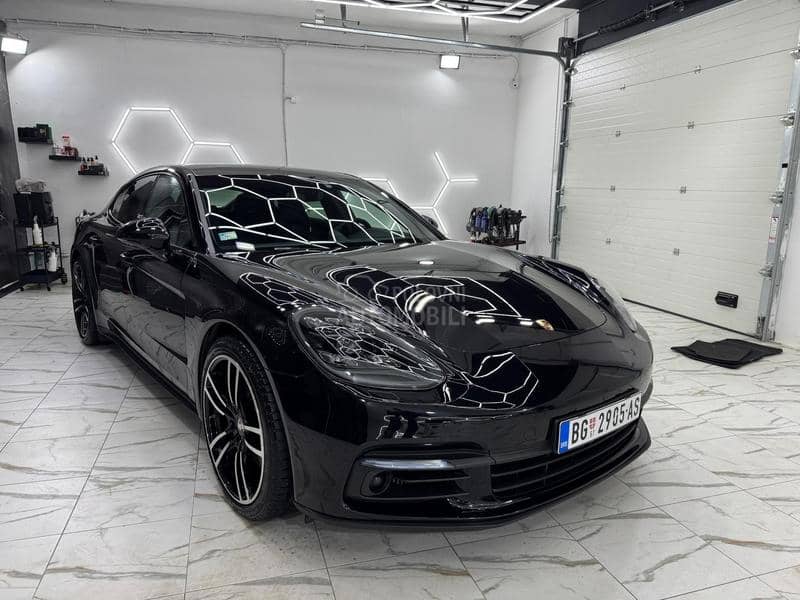 Porsche Panamera 4 S