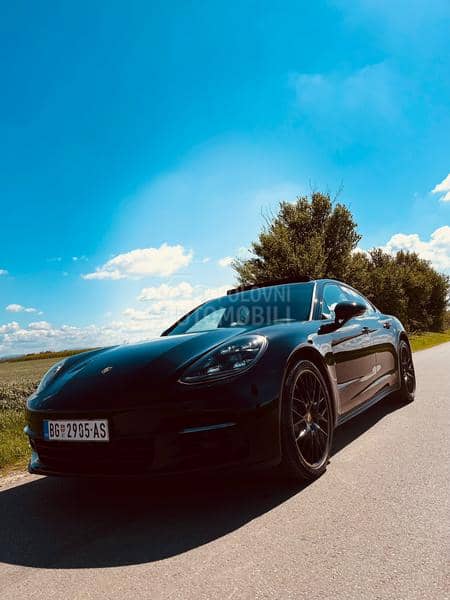 Porsche Panamera 4 S