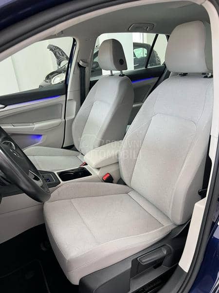 Volkswagen Golf 8 15b/metan