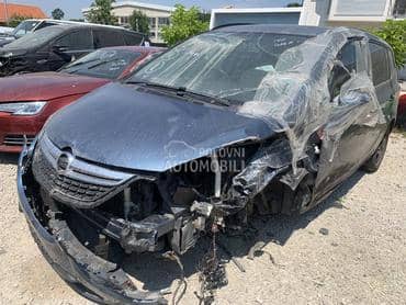 Opel Zafira 2014 -  kompletan auto u delovima