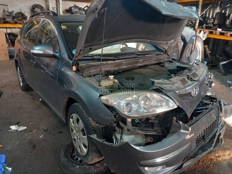 Hyundai i30 2008 -  kompletan auto u delovima