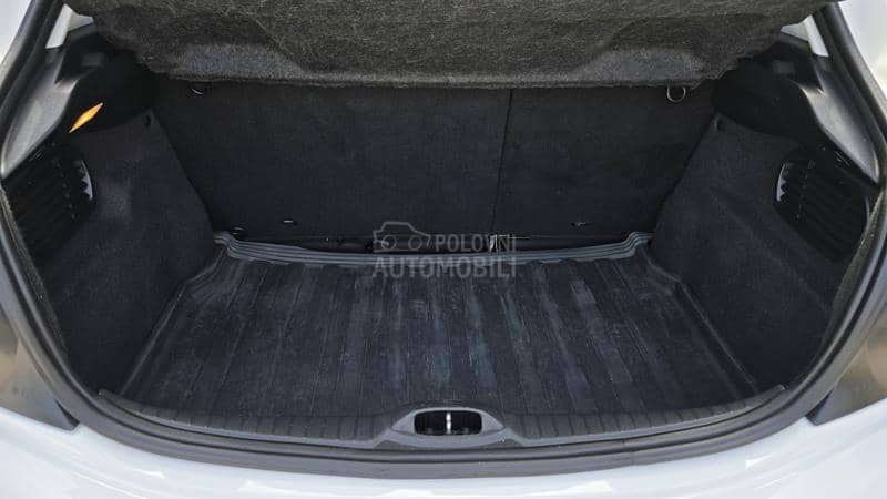 Peugeot 208 1.5 HDI  N A V I