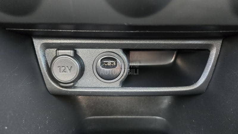 Peugeot 208 1.5 HDI  N A V I