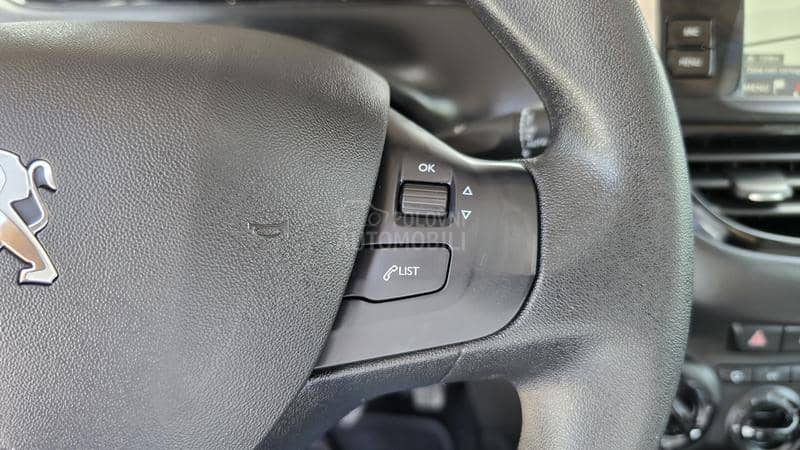 Peugeot 208 1.5 HDI  N A V I