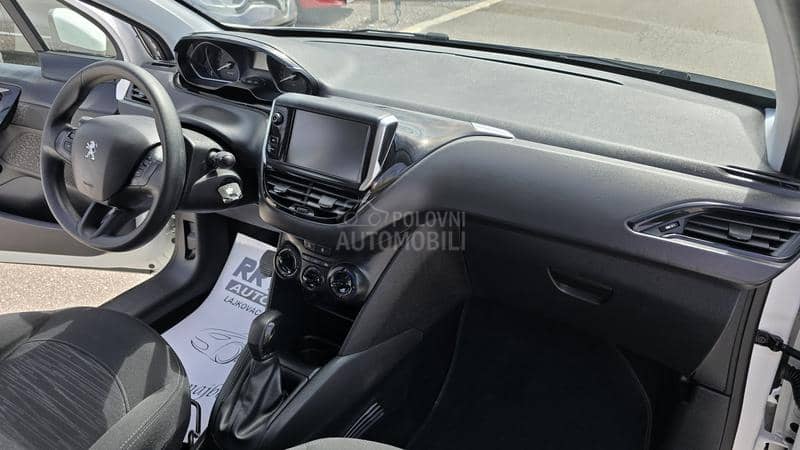 Peugeot 208 1.5 HDI  N A V I