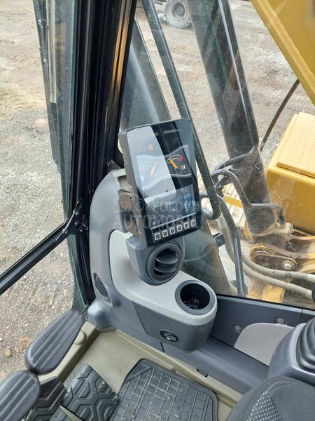 CAT 323 D3