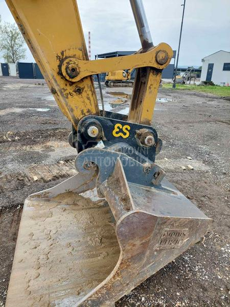 CAT 323 D3
