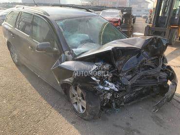 Škoda Octavia 2010 -  kompletan auto u delovima