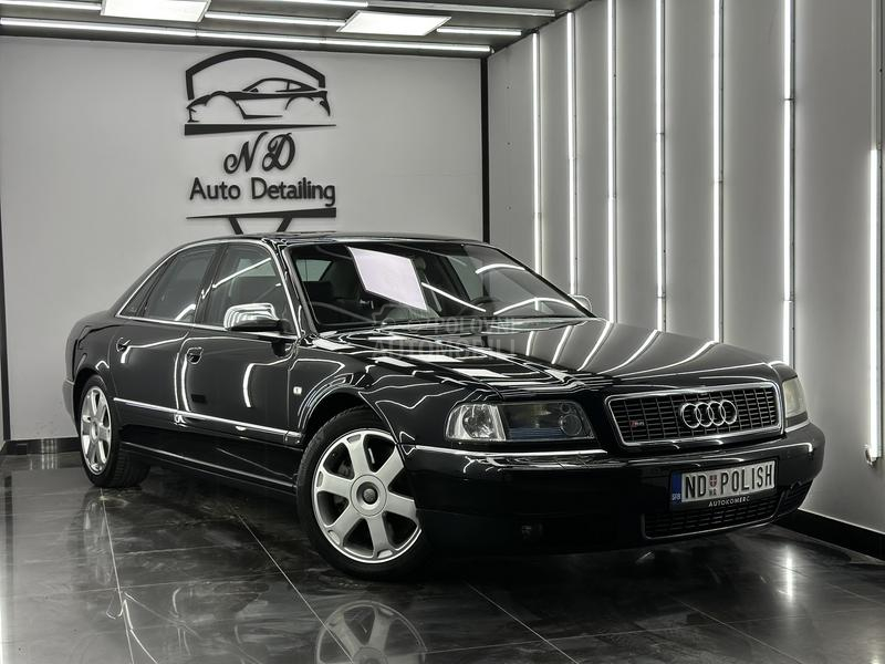 Audi S8 