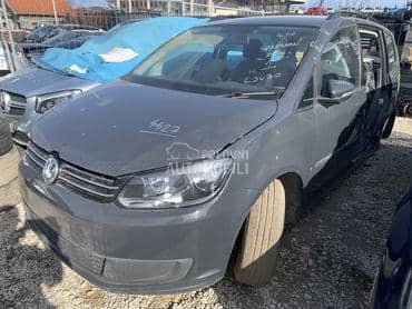 Volkswagen Touran 2015 -  kompletan auto u delovima