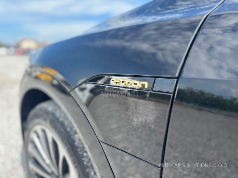 Audi e-tron 55 Quattro/RZR