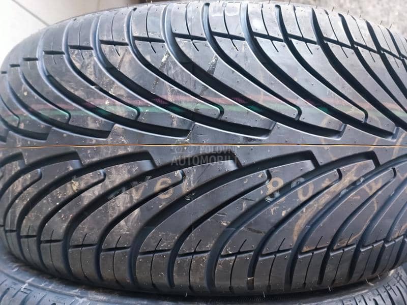 Roadstone 235/40 R18 Letnja