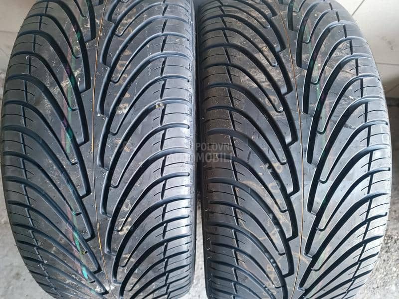 Roadstone 235/40 R18 Letnja