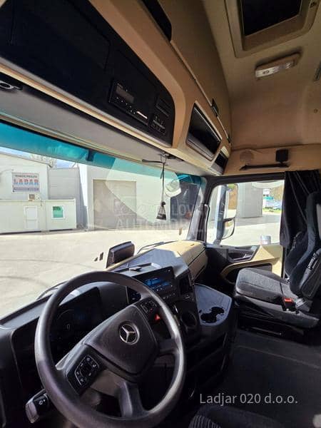 Mercedes Benz MP5 1845