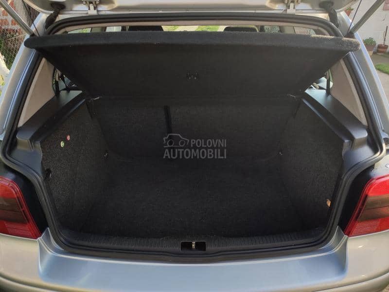 Volkswagen Golf 4 1.6 FSI
